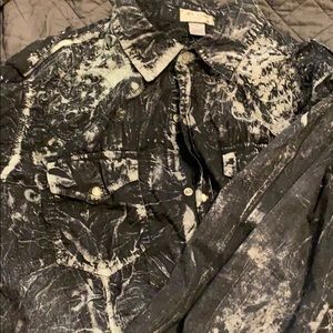 Pop icon button down shirt black and white